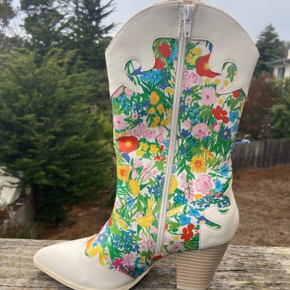 Nasty Gal Contrast Floral Print Western Boots - Picture 7 of 9